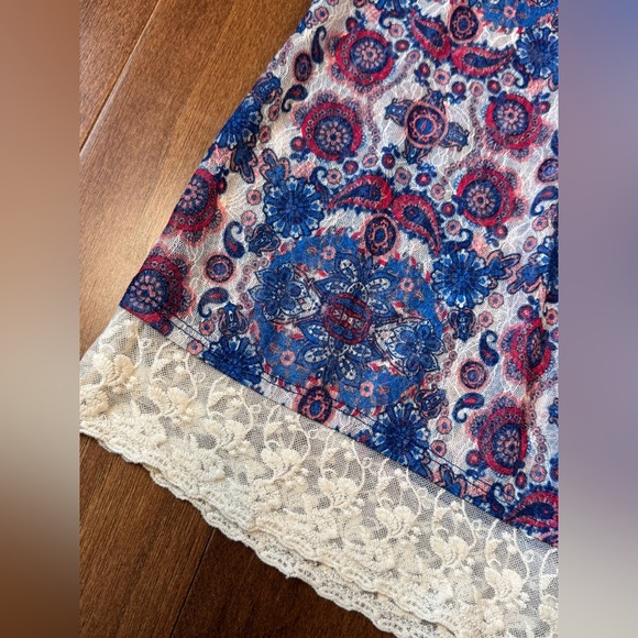 NWT RANSOM Women's Blue and White Lace Trim Top - Picture 3 of 8